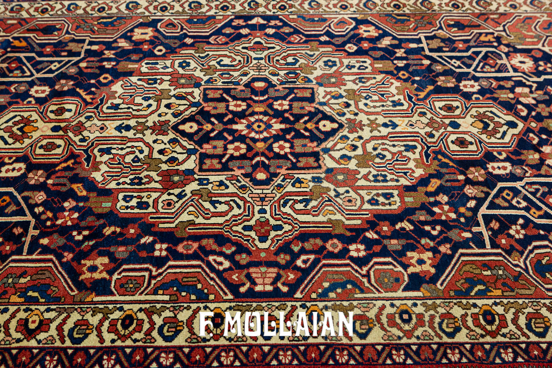 Antique Persian Hand-knotted Bakhtiari Rug n°:94716032